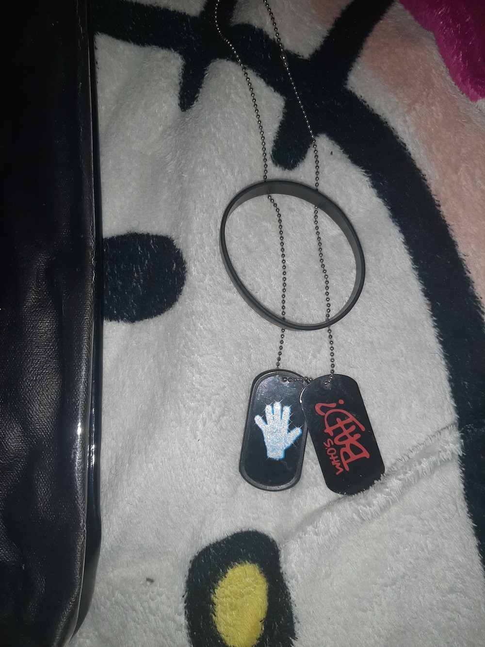 Michael Jackson Black Tote Bag with Rubber Bracelet And Dog Tags - Picture 6 of 10